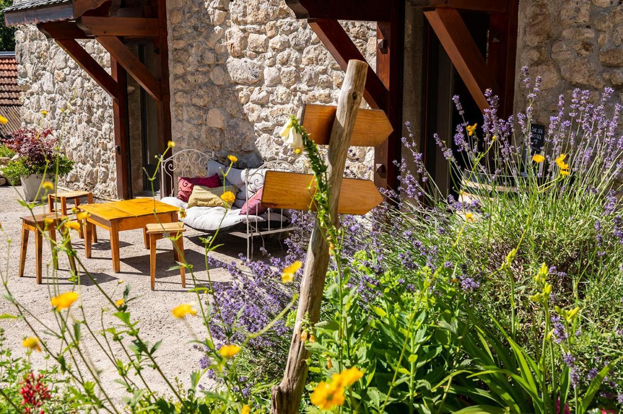 Un R De Memises Bed and Breakfast Thollon-les-Memises Exteriör bild
